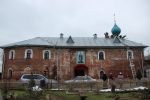 В Софийском монастыре установили купол с крестом